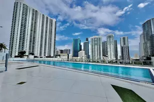 92 SW 3rd St, Miami, FL 33130 - Photo 38