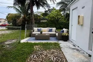 2237 Wilson St, Hollywood, FL 33020 - Photo 2