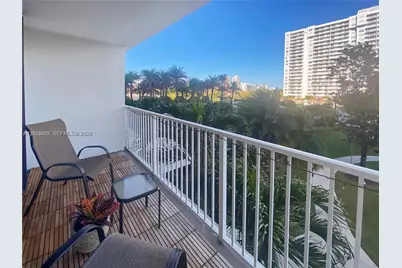2801 NE 183rd St #310W, Aventura, FL 33160 - Photo 4