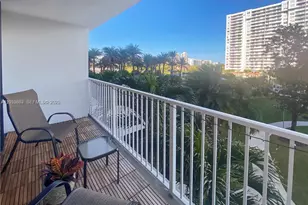 2801 NE 183rd St, Aventura, FL 33160 - Photo 4