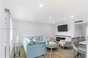 126 Piedmont C, Delray Beach, FL 33484 - Photo 2