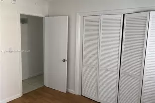 121 Golden Isles Dr, Hallandale Beach, FL 33009 - Photo 22