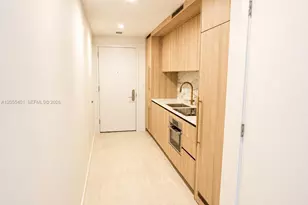 77 SE 5th St, Miami, FL 33131 - Photo 26