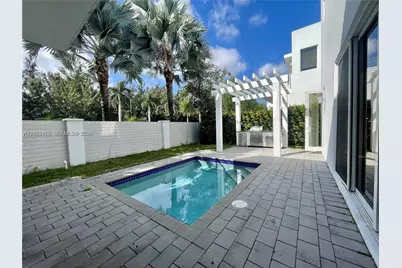 10250 NW 74th Ter #0, Doral, FL 33178 - Photo 14