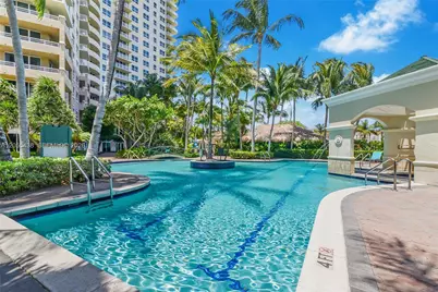 19501 W Country Club Dr #1705, Aventura, FL 33180 - Photo 2