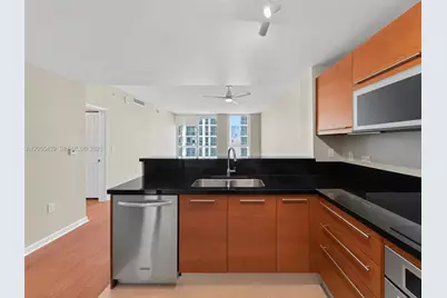 253 NE 2nd St #1804, Miami, FL 33132 - Photo 8