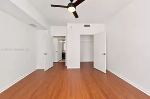 253 NE 2nd St, Miami, FL 33132 - Photo 6