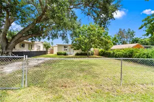 6109 SW 40th Ct, Miramar, FL 33023 - Photo 2
