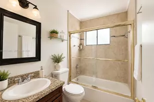 1521 W 42nd Pl, Hialeah, FL 33012 - Photo 18