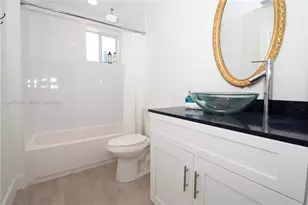 427 NW 34th St, Miami, FL 33127 - Photo 12
