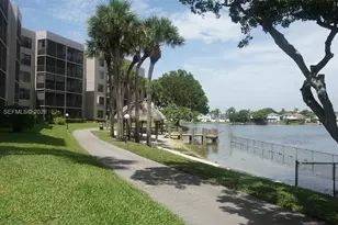 1100 Colony Point Cir, Pembroke Pines, FL 33026 - Photo 28