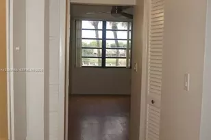 1100 Colony Point Cir, Pembroke Pines, FL 33026 - Photo 16
