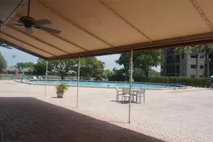 1100 Colony Point Cir, Pembroke Pines, FL 33026 - Photo 34