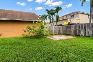 7733 NW 192nd St, Hialeah, FL 33015 - Photo 36