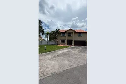 7733 NW 192 St, Hialeah, FL 33015 - Photo 2