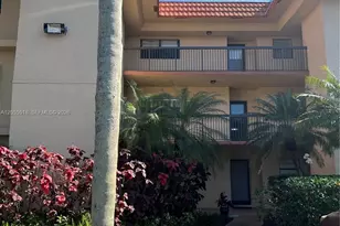 200 Jacaranda Country Club Dr, Plantation, FL 33324 - Photo 2