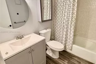200 Jacaranda Country Club Dr, Plantation, FL 33324 - Photo 14