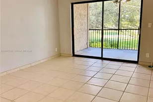 200 Jacaranda Country Club Dr, Plantation, FL 33324 - Photo 6