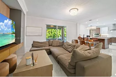3846 W Gardenia Ave, Weston, FL 33332 - Photo 6
