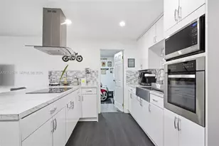 6871 NW 28th St, Sunrise, FL 33313 - Photo 8