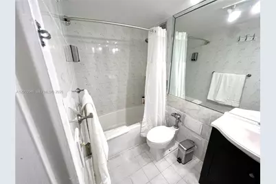 5445 Collins Ave #1515, Miami Beach, FL 33140 - Photo 10