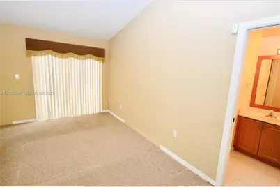 8727 NW 150th Ter, Miami Lakes, FL 33018 - Photo 14