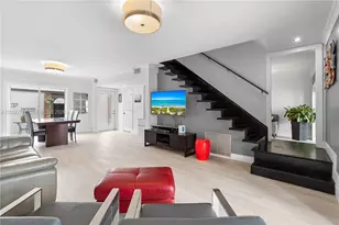 7282 Jacaranda Ln, Miami Lakes, FL 33014 - Photo 20