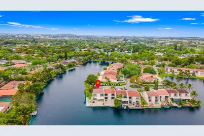 7282 Jacaranda Ln, Miami Lakes, FL 33014 - Photo 8