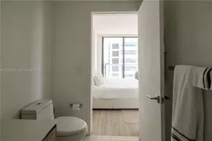 121 NE 34th St, Miami, FL 33137 - Photo 22