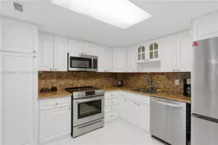 5151 Collins Ave, Miami Beach, FL 33140 - Photo 6
