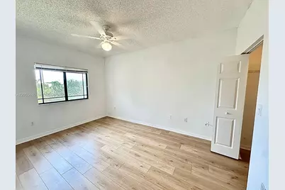 2807 Veronia Dr #301, Palm Beach Gardens, FL 33410 - Photo 12