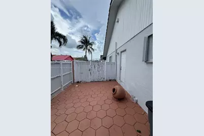 5791 W 21st Ave, Hialeah, FL 33016 - Photo 14