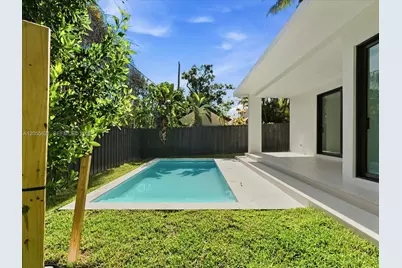 1621 SW 11th Ter, Miami, FL 33135 - Photo 12