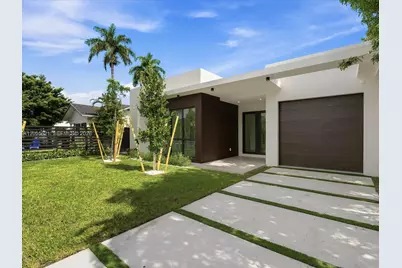1621 SW 11th Ter, Miami, FL 33135 - Photo 2