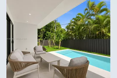 1621 SW 11th Ter, Miami, FL 33135 - Photo 10