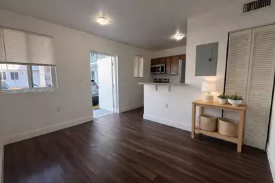 540 NW 7th St #27, Miami, FL 33136 - Photo 2