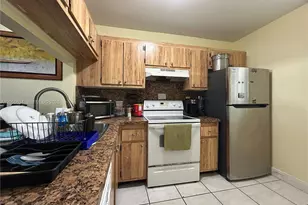 15710 E Waterside Cir, Sunrise, FL 33326 - Photo 10