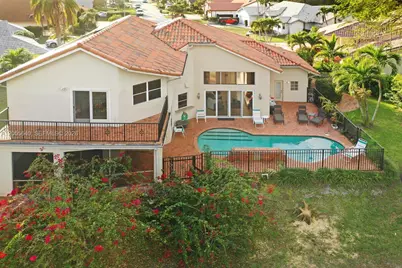 7820 NW 83rd St, Tamarac, FL 33321 - Photo 14