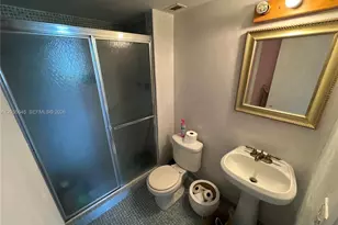 1301 NE Miami Gardens Dr, Miami, FL 33179 - Photo 30