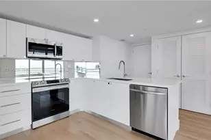 555 NE 34th St, Miami, FL 33137 - Photo 16