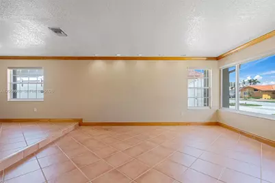 13390 SW 1st St, Miami, FL 33184 - Photo 6