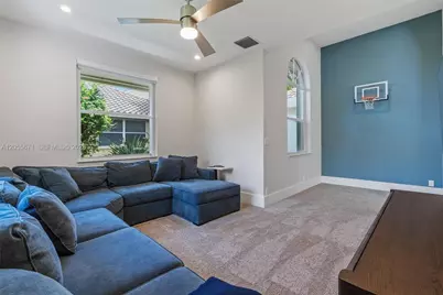 2499 Princeton Ct, Weston, FL 33327 - Photo 22