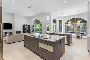 2499 Princeton Ct, Weston, FL 33327 - Photo 10