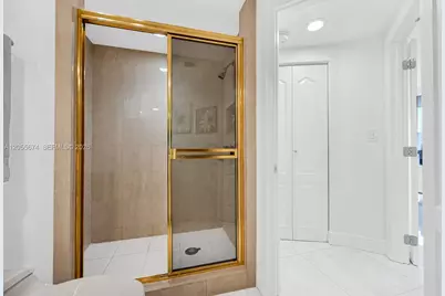 3000 Island Blvd #505, Aventura, FL 33160 - Photo 24