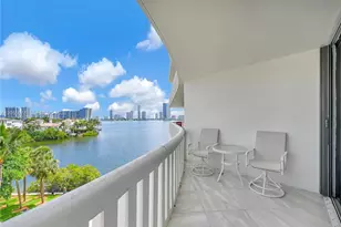 3000 Island Blvd, Aventura, FL 33160 - Photo 42