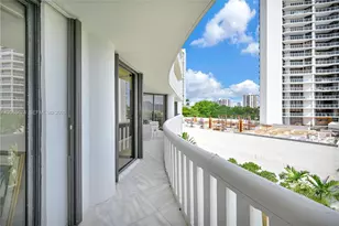 3000 Island Blvd, Aventura, FL 33160 - Photo 44