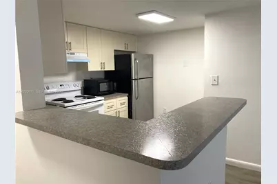 9879 Nob Hill Ct #9879, Sunrise, FL 33351 - Photo 2