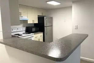 9879 Nob Hill Ct, Sunrise, FL 33351 - Photo 2