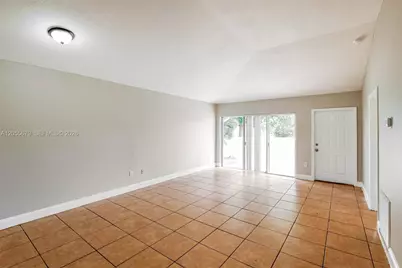10352 SW 208th Ln, Cutler Bay, FL 33189 - Photo 6