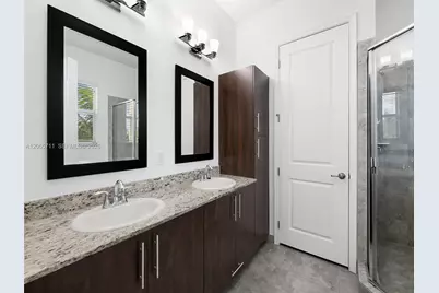 1732 NW 124th Pl, Pembroke Pines, FL 33028 - Photo 12